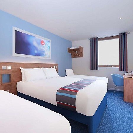 Travelodge Manchester Central Salford  Exterior photo