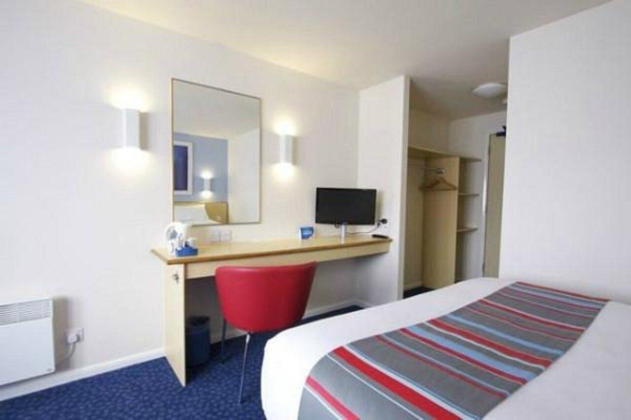 Travelodge Manchester Central Salford  Exterior photo